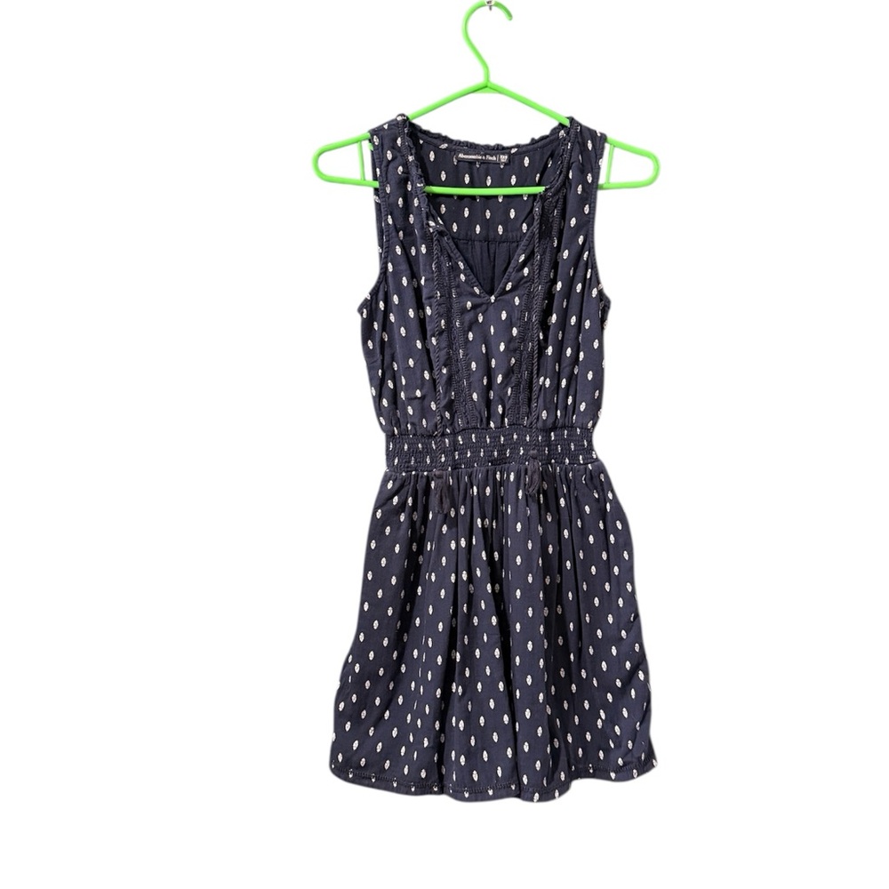 🌿 Abercrombie & Fitch Navy “Polka Dot” Leaf Dress – XXS 🌿